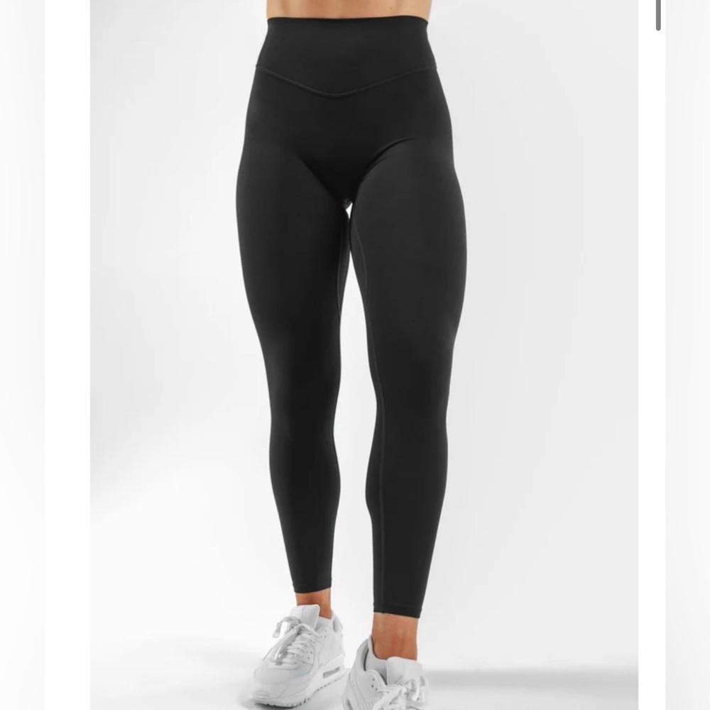 Vitality (formerly balance athletica) Cloud Pant I in midnight black.